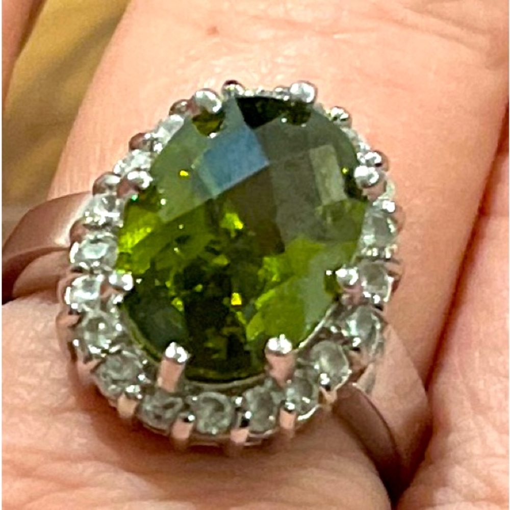 EDCO silver CZ & peridot costume ring